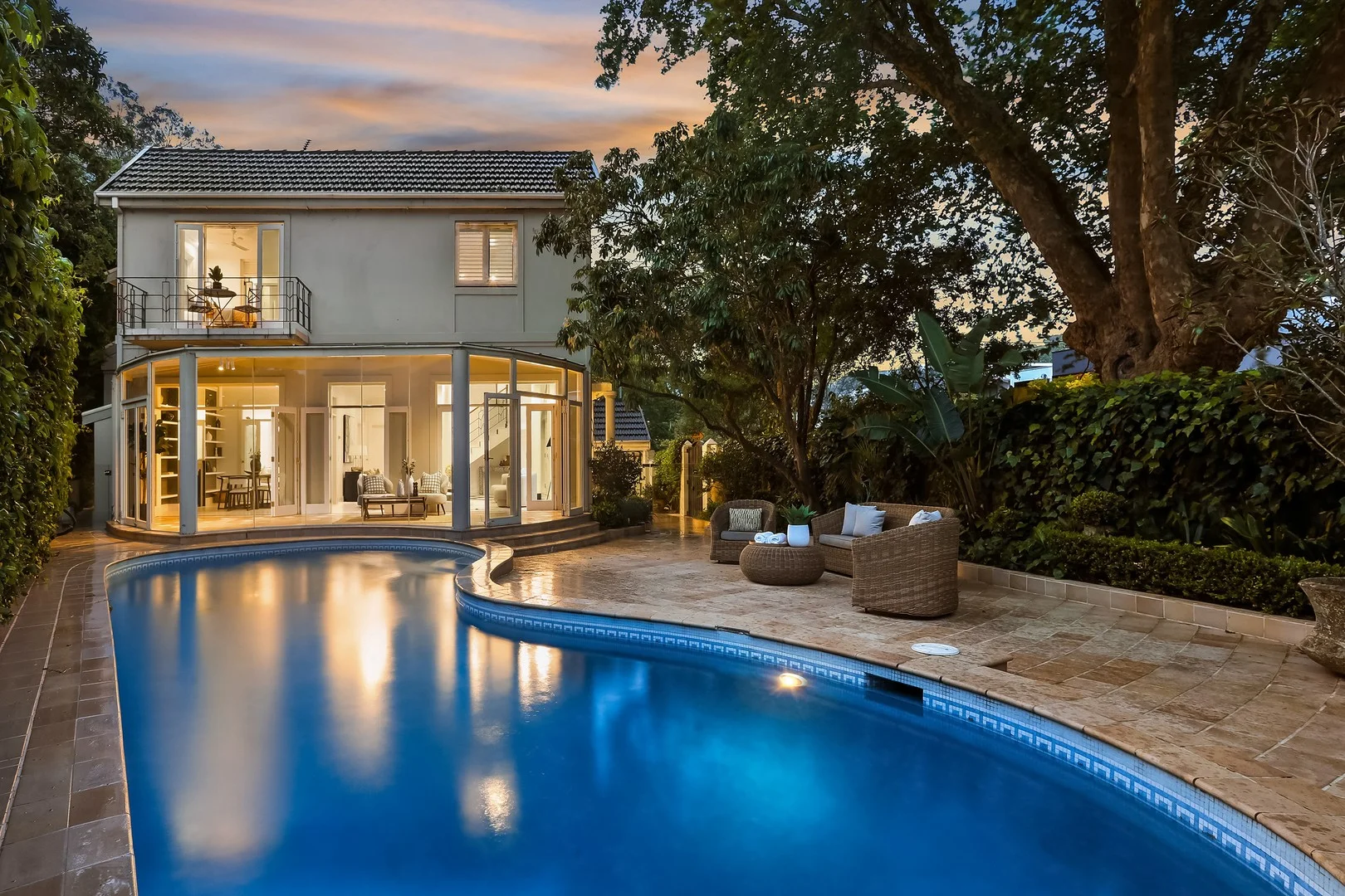 EPPING ROAD, DOUBLE BAY