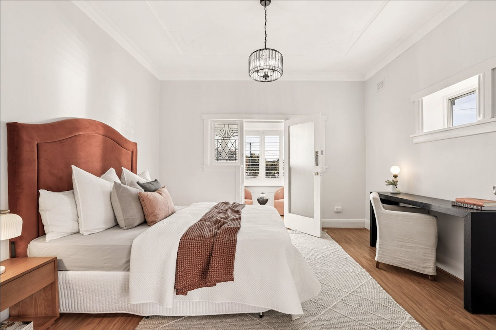 HOOD EVENUE, EARLWOOD